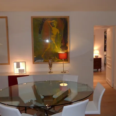 Apartment Beaubourg *