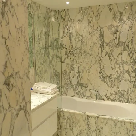 Apartment Beaubourg