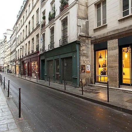 Beaubourg Apartment Paris