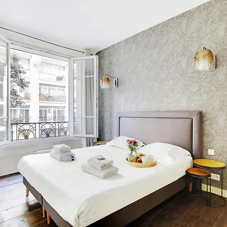 Beaubourg Apartment Paris