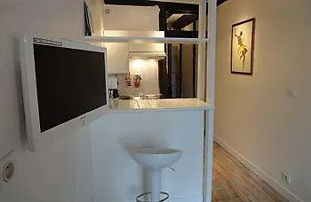 Beaubourg Apartment *