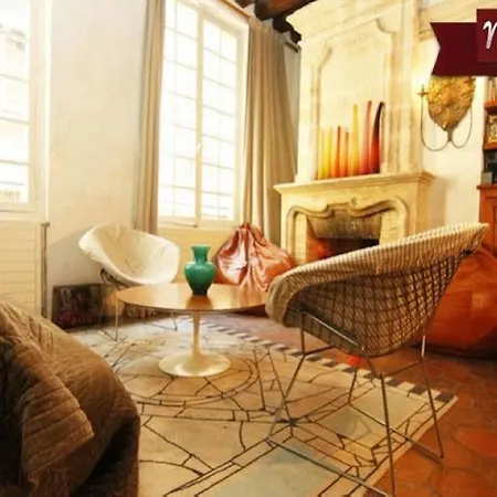 Beaubourg Apartment Paris