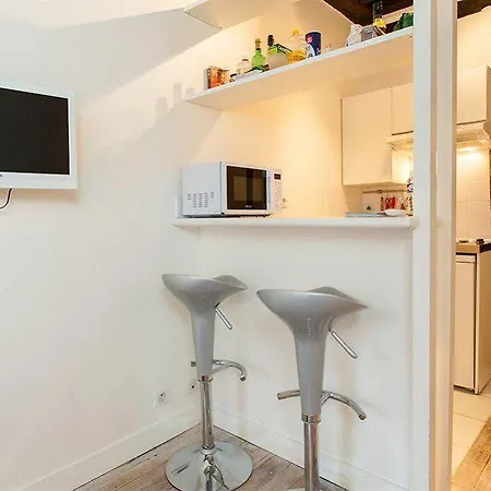Beaubourg Apartment Paris